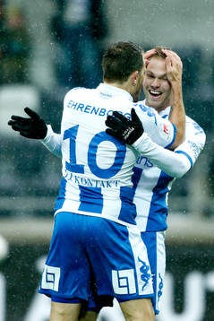 IFK Göteborgs målskytt Gustav Engvall jublar med Tobias