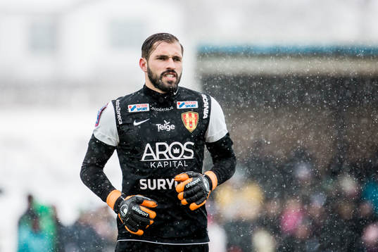 Syrianskas målvakt Dejan Garaca