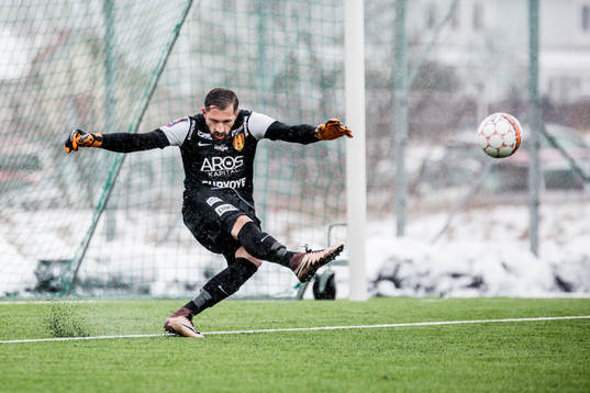 Syrianskas målvakt Dejan Garaca