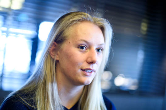 Sveriges Stina Blackstenius blir intervjuad