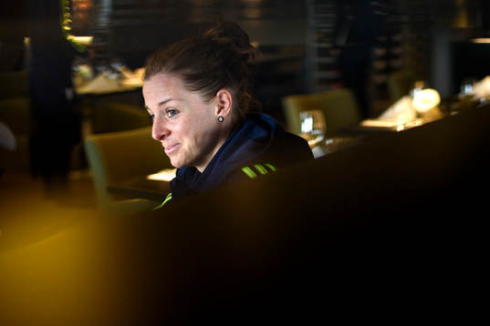 Sveriges Lotta Schelin blir intervjuad