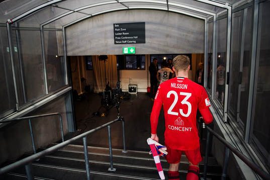 Djurgårdens målvakt Hampus Nilsson deppar när han