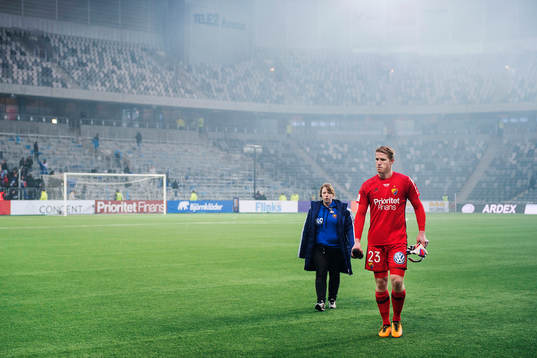 Djurgårdens målvakt Hampus Nilsson deppar när han