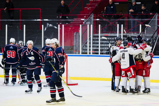 Bäckens spelare deppar och Hanhals jublar