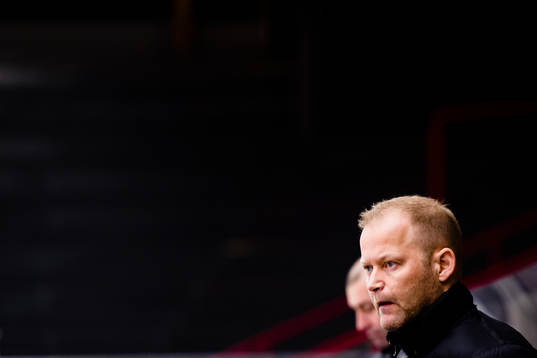 Hanhals tränare Niclas Högberg