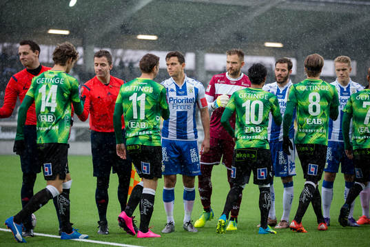 Lagen hälsar på varandra