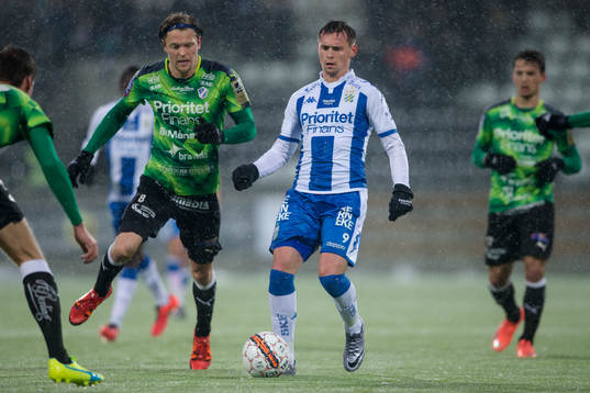 IFK Göteborgs Jakob Ankersen mot Halmstads Kristoffer