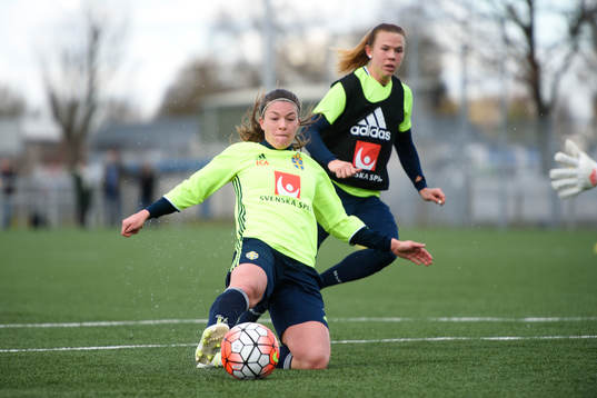 Sveriges Pauline Hammarlund och Jessica Samuelsson