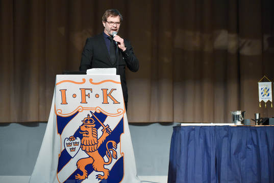 Ordförande Karl Jartun öppnar IFK Göteborgs årsmöte