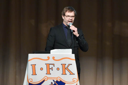 Ordförande Karl Jartun öppnar IFK Göteborgs årsmöte