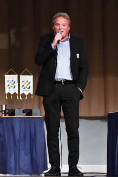 Tränare Jörgen Lennartsson på scenen