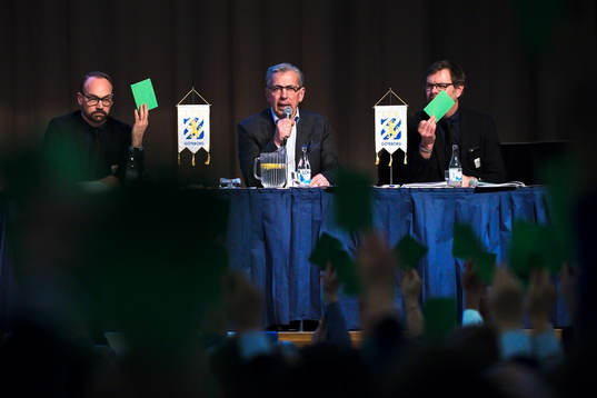 Styrelseledamot Olof Myhrman, Jan Hallberg och ordförande