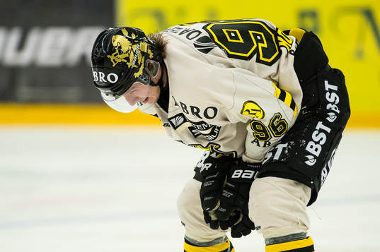 s Robin Kovacs grinar illa