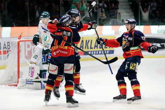 Djurgårdens Marcus Davidsson gör 1-0 och jublar med