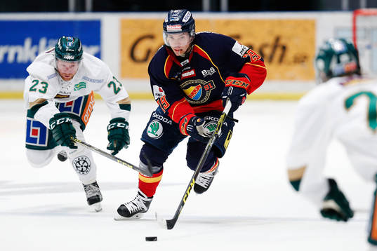Färjestads Martin Röymark och Djurgårdens Matt Anderson