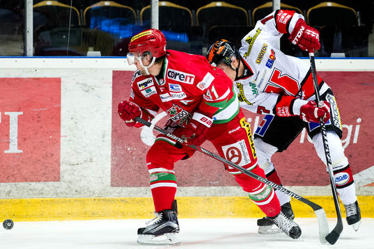 Modos Oscar Hedman och Örebros Daniel Viksten