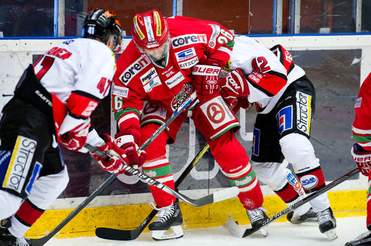 Örebros Joel Mustonen, Modos Shaun Heshka  och Örebros