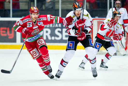 Modos Emil Pettersson och Örebros Marko Anttila