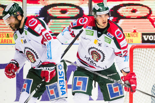 Frölundas Christoffer Persson och Oliver Lauridsen deppar
