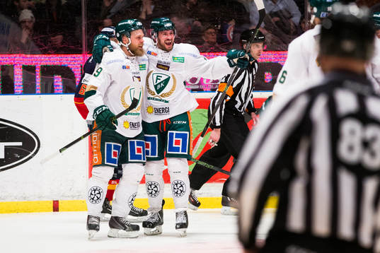 Färjestads Antti Tyrväinen jublar