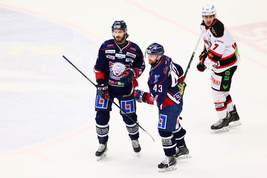 Linköpings Nichlas Hardt jublar med Niklas Persson