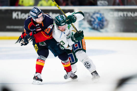 Djurgårdens Linus Hultström trycker till Färjestads