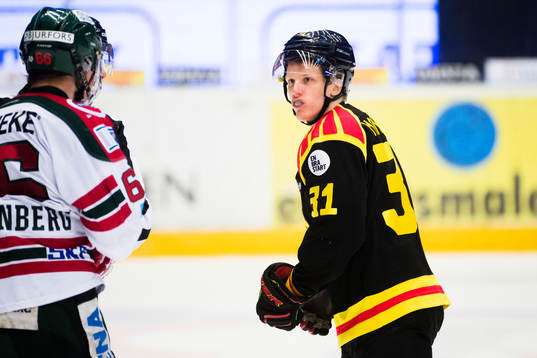Frölundas Oscar Fantenberg och Brynäs Daniel Mannberg i