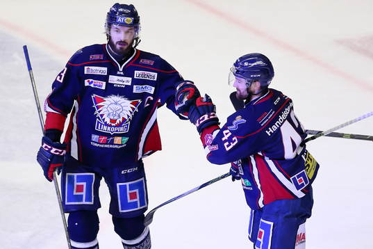 Linköpings Nichlas Hardt jublar med Niklas Persson