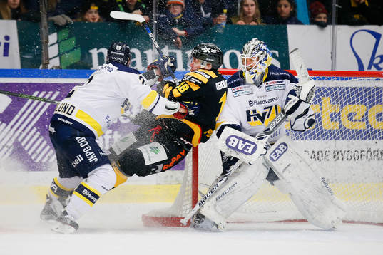s Kristofer Berglund och Skellefteås Pontus Petterström