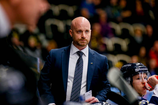 s  assisterande tränare Tim Brithén