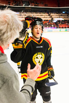 Brynäs Oskar Lindblom jublar