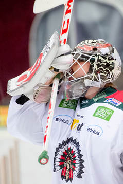 Frölundas målvakt Lars Johansson deppar