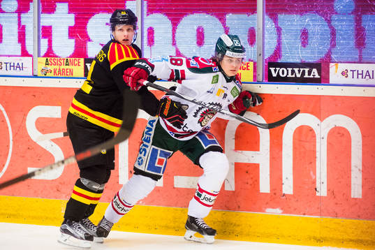 Brynäs Daniel Mannberg och Frölundas John Dahlström
