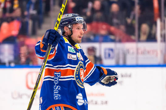 Växjös Alexander Johansson jublar