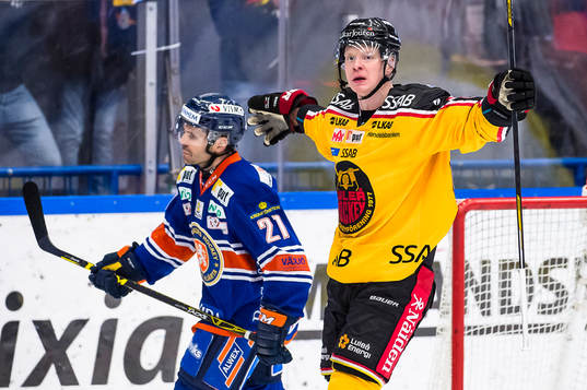Luleås Lennart Petrell jublar