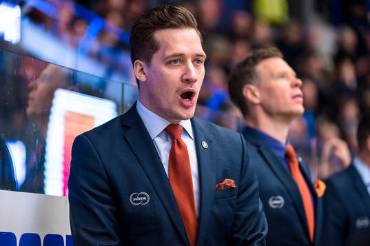 Växjös tränare Sam Hallam