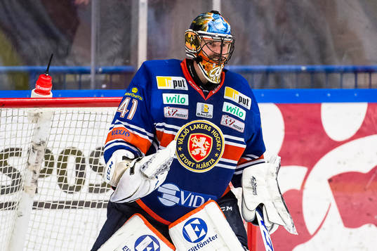 Växjös målvakt Cristopher Nihlstorp jublar