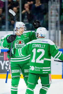 Rögles Erik Santesson jublar med Jack Connolly