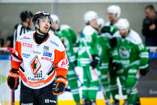 Karlskronas Robin Gartner deppar framför firande