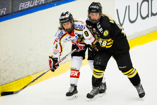 s Mikaela Ahlstrand