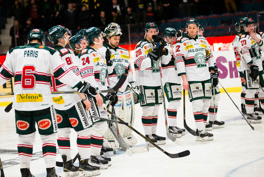 Tingsryds spelare ser deppiga ut