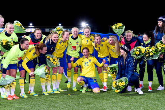 De svenska spelarna jublar