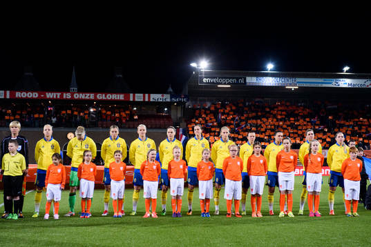 Sveriges Caroline Seger, målvakt Hedvig Lindahl, Linda