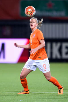 Bläddra bland fler bilder av Vivianne Miedema