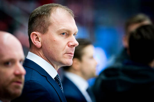 s tränare Johan Lindbom