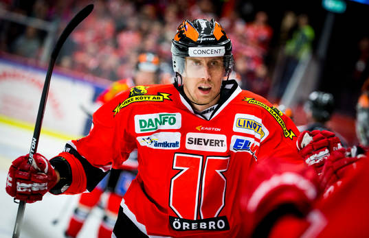 Örebros Marko Anttila gör 1-0 och jublar