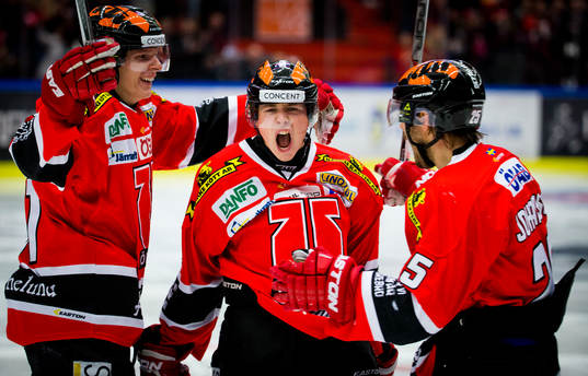Örebros Joel Mustonen gör 2-0 och jublar