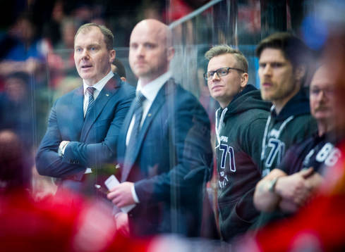 s tränare Johan Lindbom