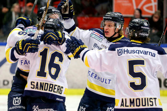 s Filip Sandberg jublar