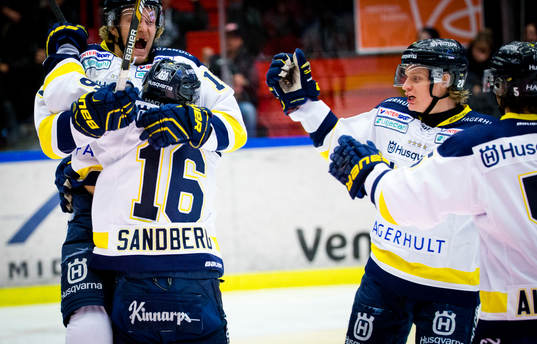 s Filip Sandberg gör 2-3 och jublar med Oscar Sundh och